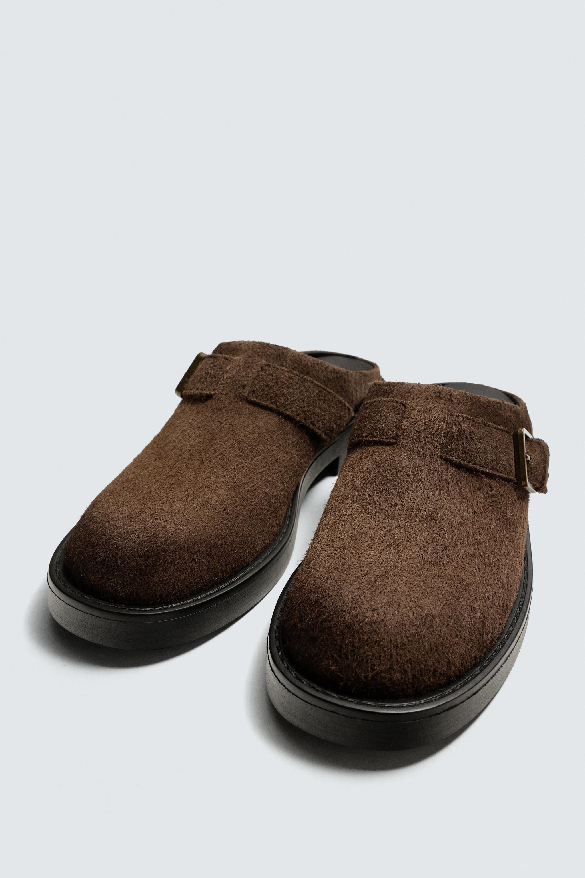 BUCKLED LEATHER CLOGS